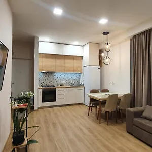  Апартаменты Lovely & Cozy In Isani